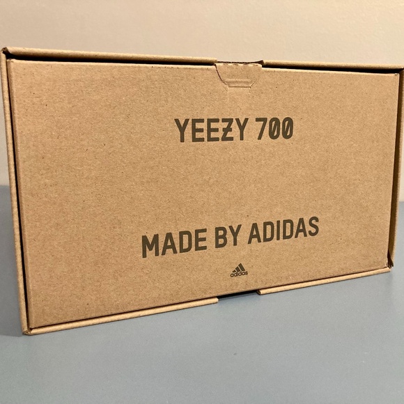 Yeezy 700 V3 Copper Fade - Size 13 - NEW main image 7